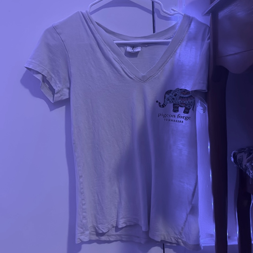 New, never worn, white/cream pigeon forge Tennessee shirt, V neck